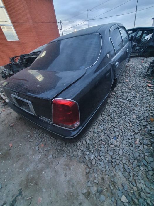 Toyota Crown по запчастям