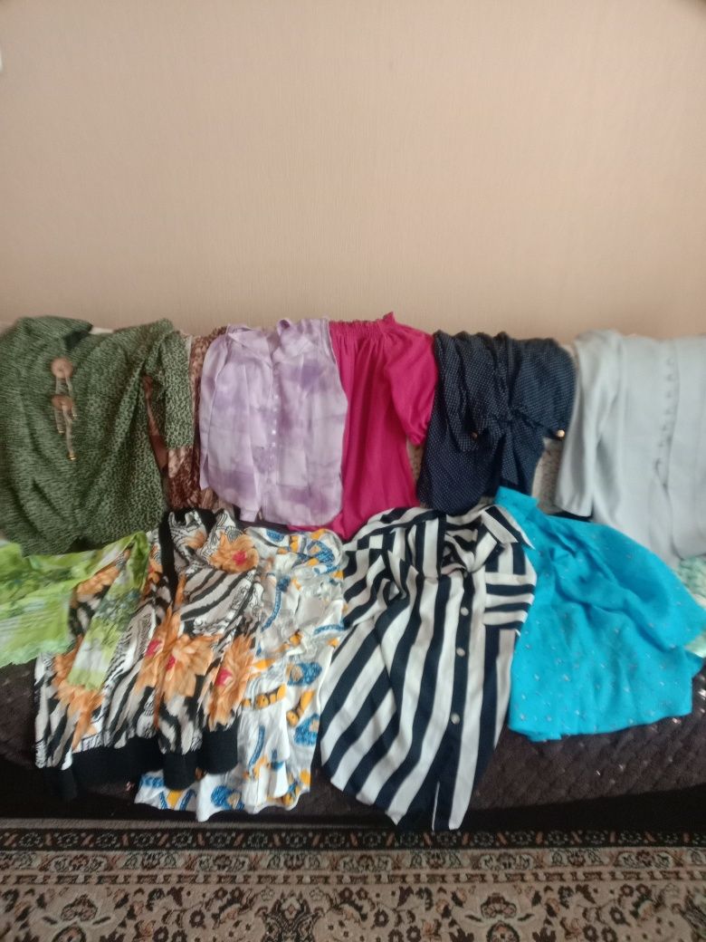 Продам женскую одежду.Юбки,платья,брюки  и т. д.