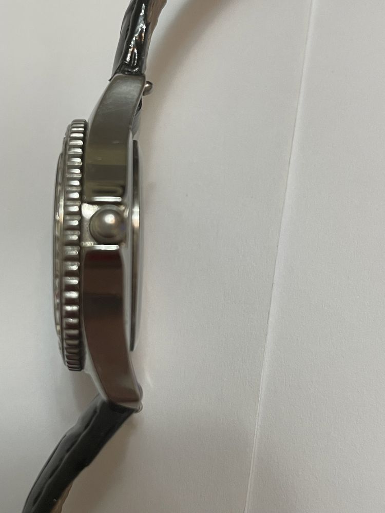Ceas de damă Guess Mini Sparkle Quartz W11180L1 28mm