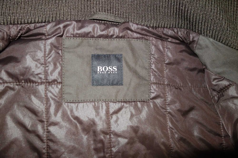Geaca Originala Hugo Boss Corum, Maro, Marimea M-L, Stare excelenta