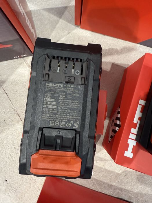 Нови Hilti Nuron 2 x B22-255-12ah + C8. 230v07.25г
