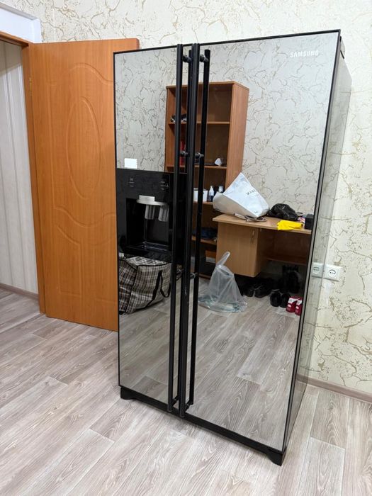 Холодильник Samsung RS-21 HDLMR