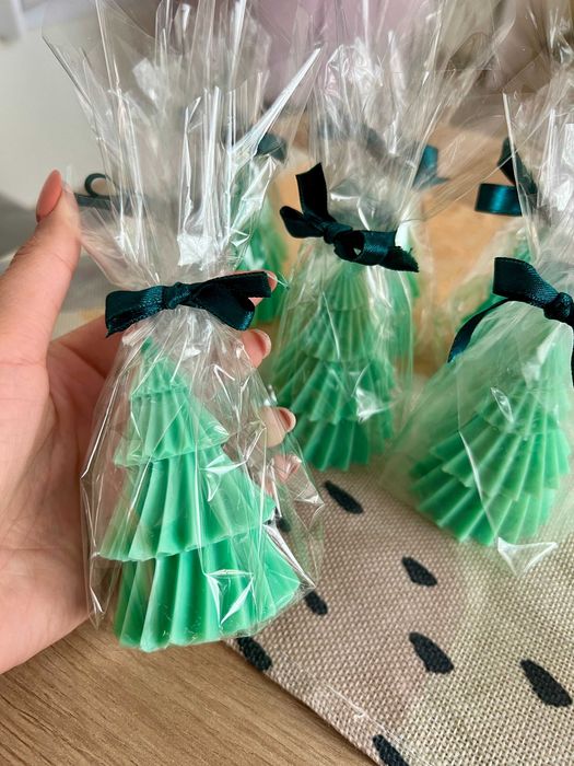 Ароматни коледни свещи