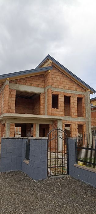 Executam lucrări de construcții!