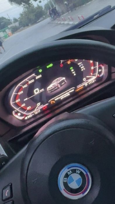 Продавам дигитално табло за е60