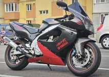 Dezmembrez Yamaha YZF 1000 Thunderace R1