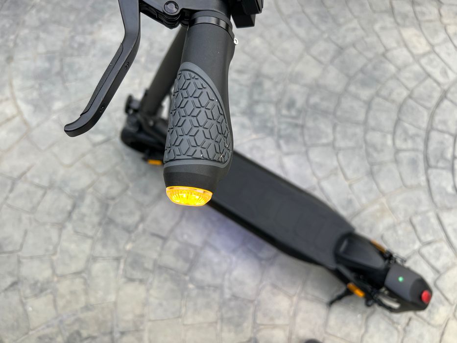 Мощна електрическа тротинетка T8 - 1000W 48V/15Ah