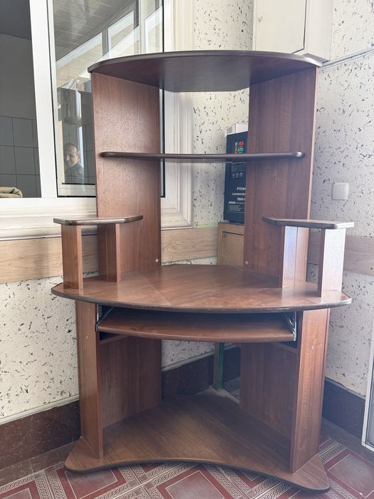 Комьпютерный стол угловой