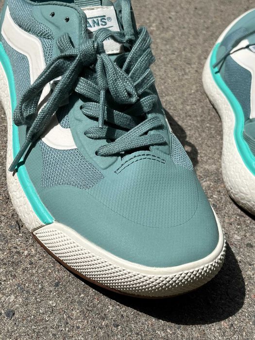 Новые оригинальные кроссовки Vans 37размер (Женские) (Продажа / Обмен)