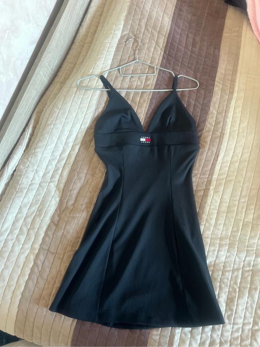 Черна рокля на Tommy Hilfiger