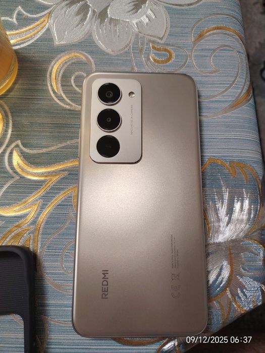 Срочно продам redmi 15. 8+8 на 256