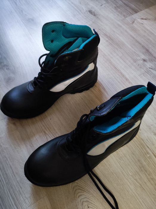 Нови работни обувки 2 броя