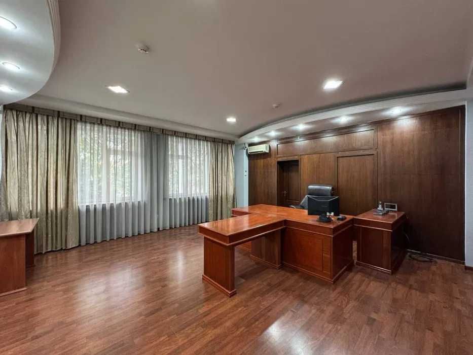 Офис со всеми удобствами в аренду. м.Ойбек