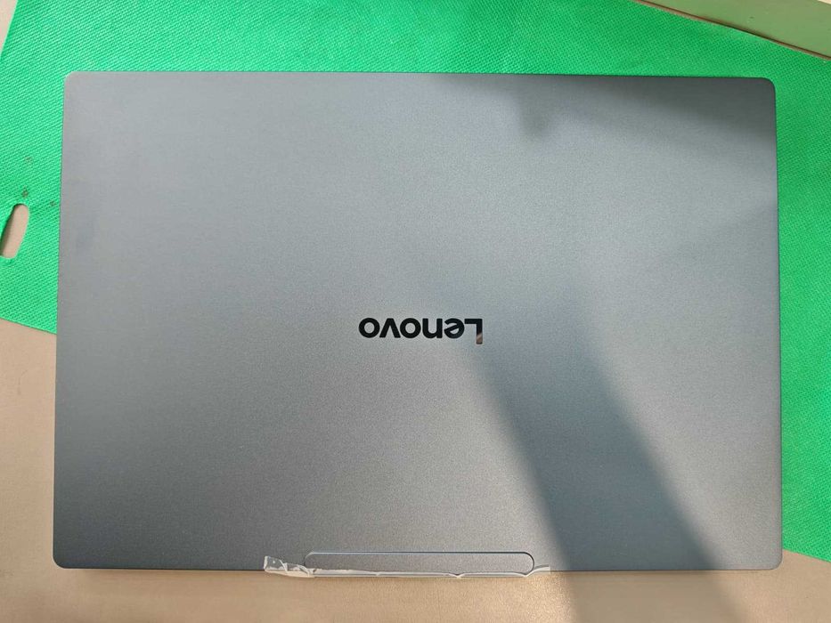 (Ag44 B6185.1) Laptop ultraportabil Lenovo Yoga Slim 7 14Q8X9