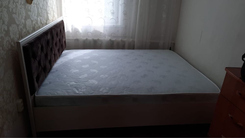 Продам двуспальную кровать