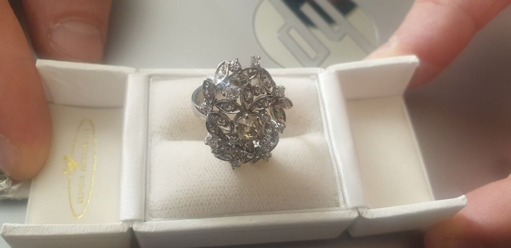 Пръстен бяло злато 18к с брилянти