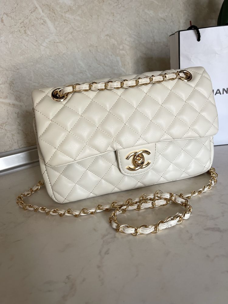 Чанта Chanel Classic flap екрю