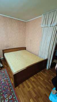 Кровать двуспалка с матрасом