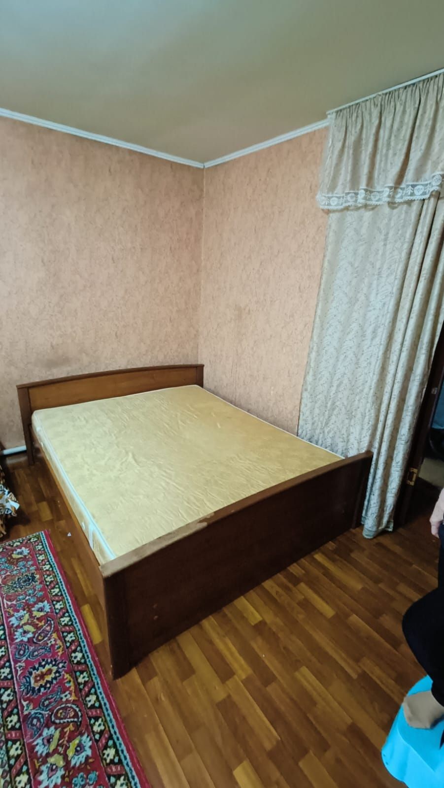 Кровать двуспалка с матрасом