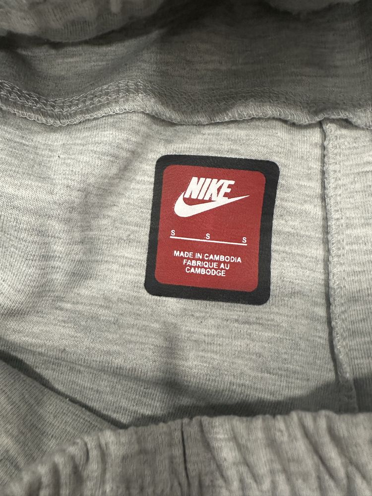 Долнище nike tech fleece
