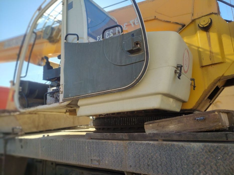 КАМАЗ КРАН СОТИЛАДИ 32 метр.25 тонналик.