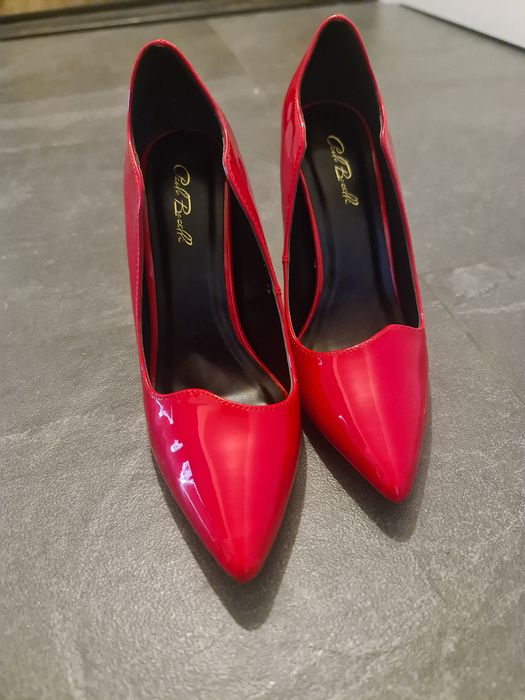 Елегантни обувки на ток 38 номер