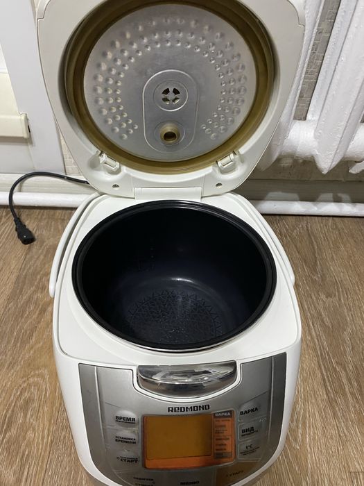 Продам мультиварку.