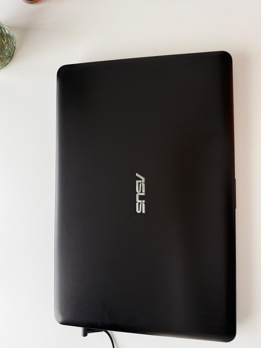 Laptop Asus Vivobook Max