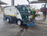 Mașină aspirat/spălat stradal Johnston CN101