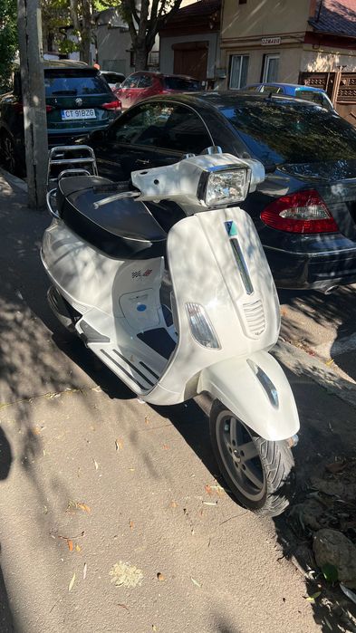 Vespa S 125 – 2008 – Albă – 20.000 km – Înmatriculată RO, stare buna