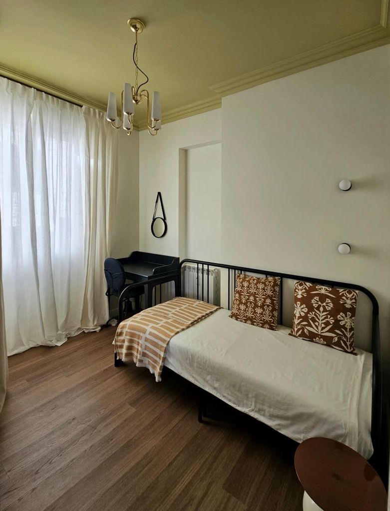 Дава се под наем Четиристаен апартамент в София, Център - 80 кв.м за 1200 € - Снимка #8