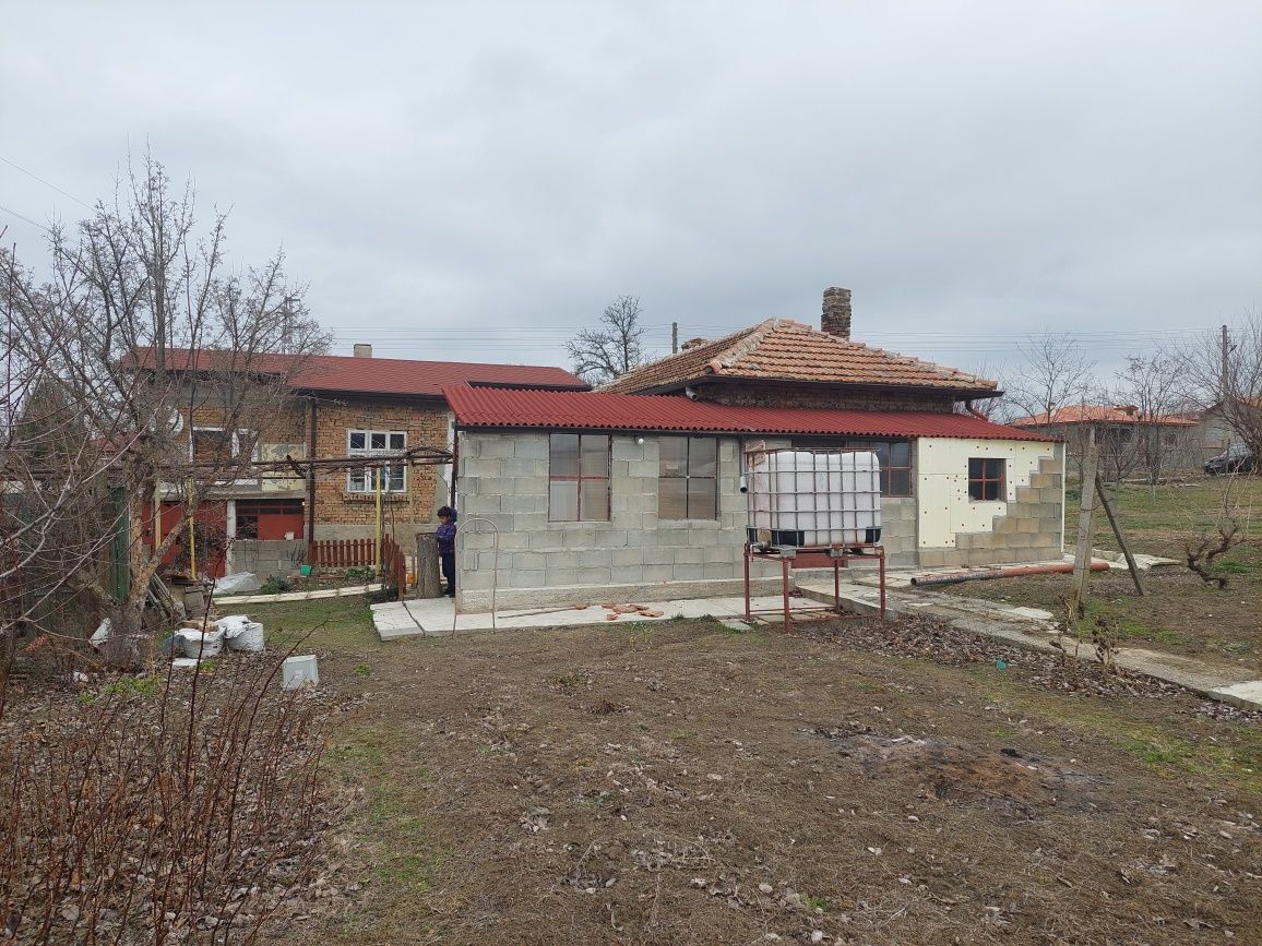 Продавам селска къща