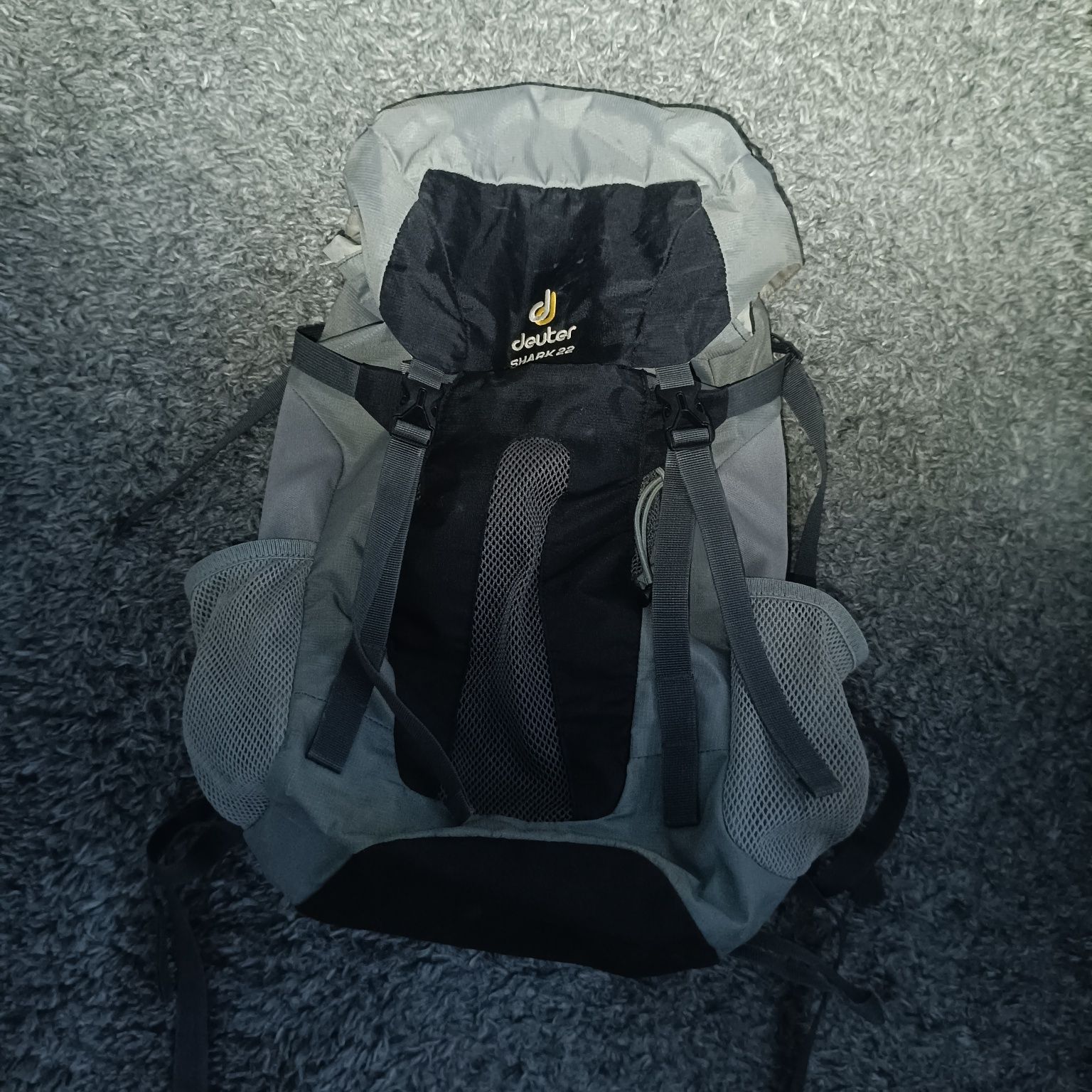 Туристическа раница deuter shark 22