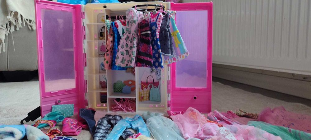 Dressing/dulap Barbie cu