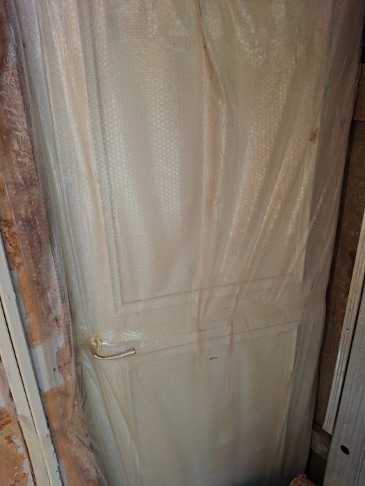 Продаю межкомнатые двери