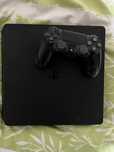 Vand ps4 cu o maneta si 6 jocuri