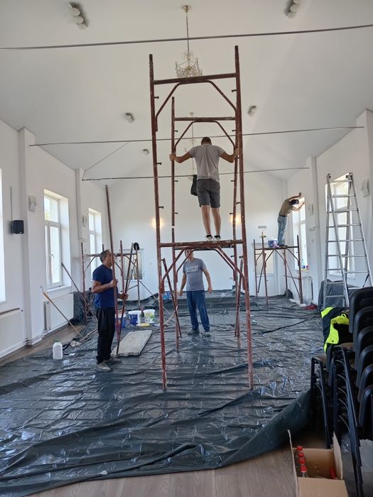 Executam lucrări de termo izolați polistiren și viață hidroizolații.