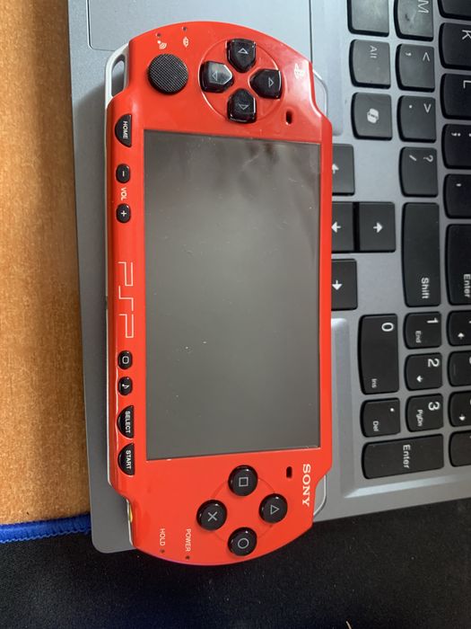 Vand PSP 1000 modat, 128GB SD cu peste 40 de jocuri