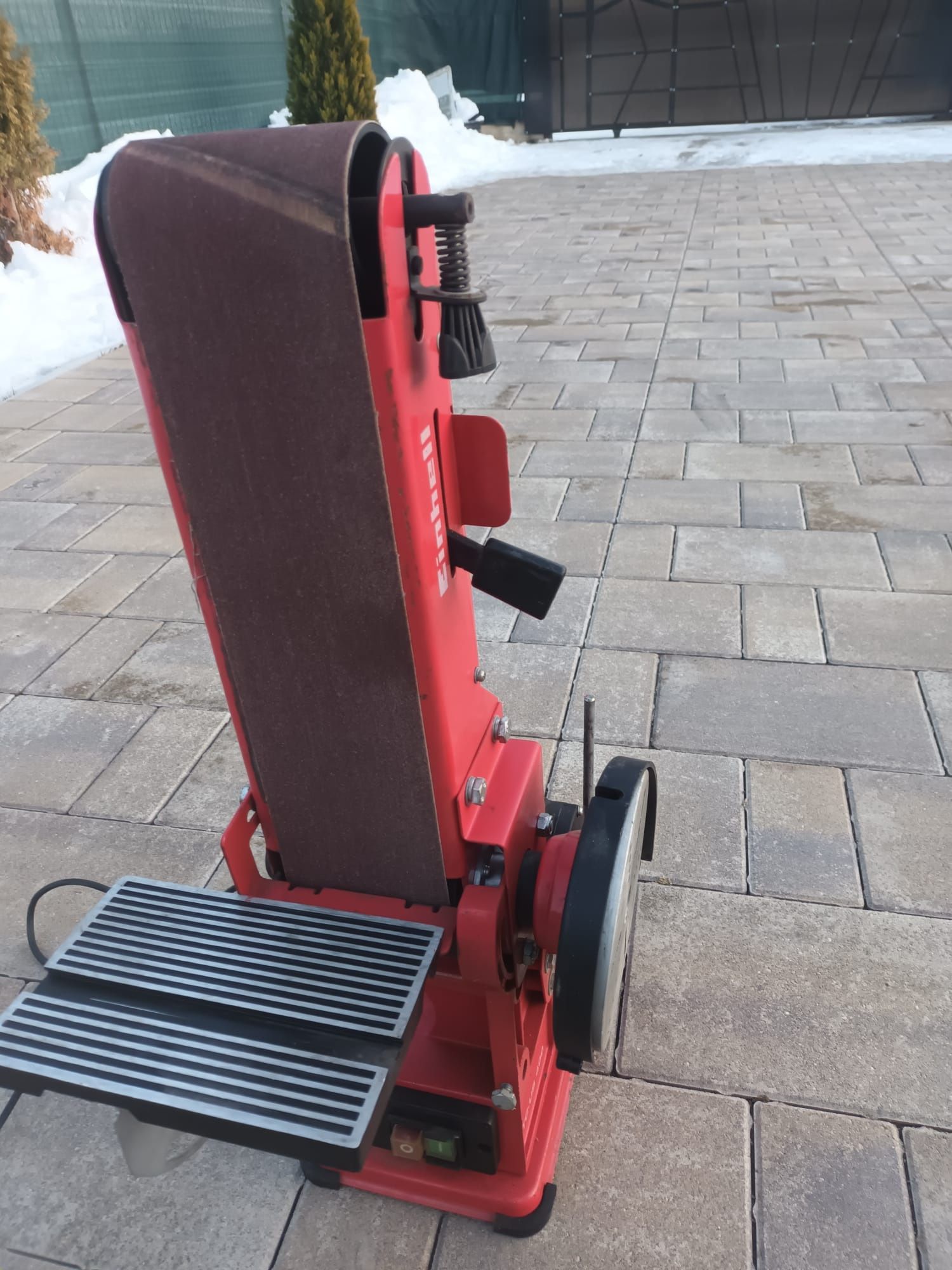 Slefuitor cu banda Einhell