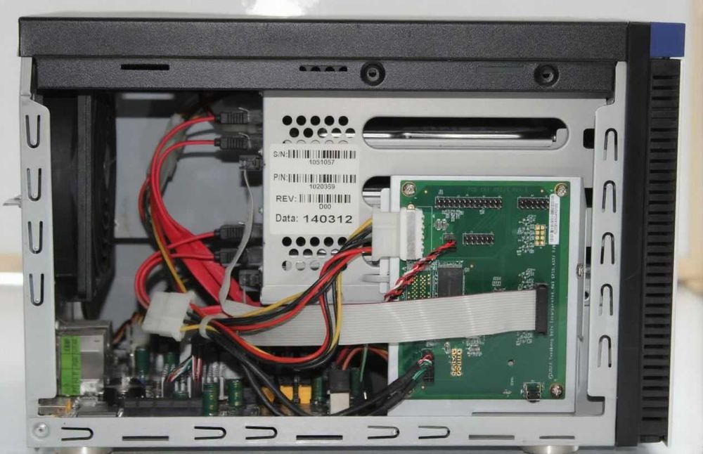 ПРОМОЦИЯ 2бр 300лв.Сторидж NAS Тandberg BizNAS 4GB RAM/128GB SSD/2xLAN