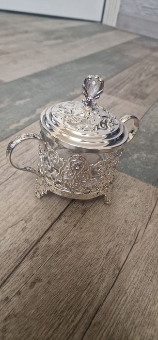 Продам новую сахарницу