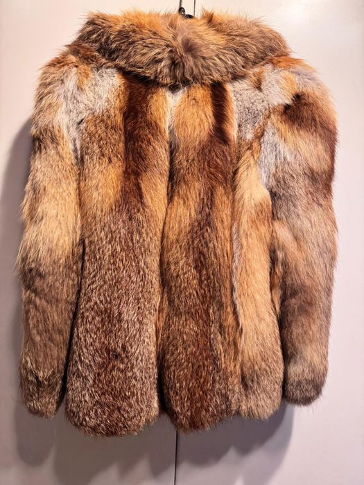 Haina de blana naturala de vulpe rosie de Romania
