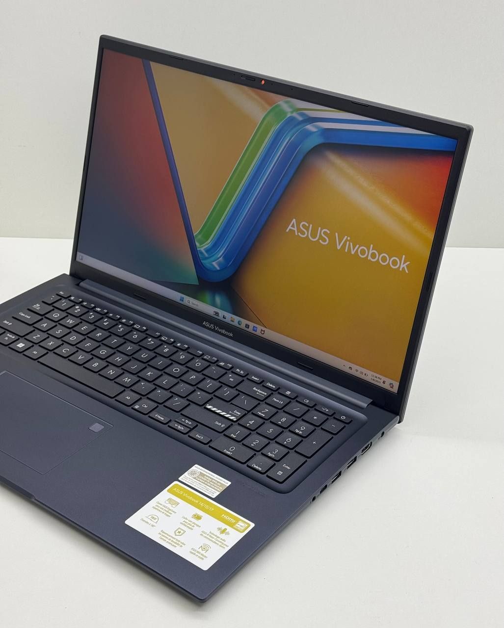 Asus VivoBook Intel Core i3 1115 8/256 SSD как новый полный комплект