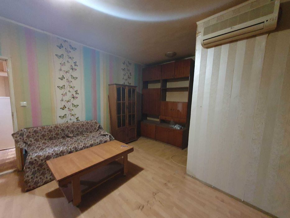 Дава се под наем Тристаен апартамент в Бургас, Център - 70 кв.м за 200 € - Снимка #1