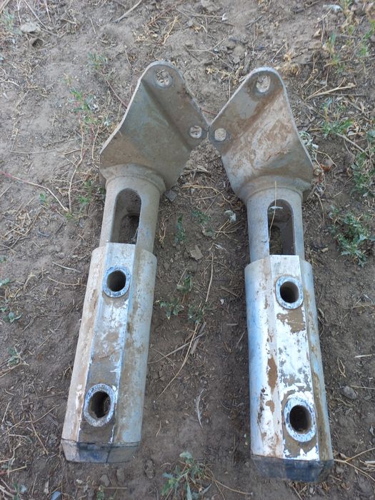 Крепления бампера Ауди 80 б4заднего