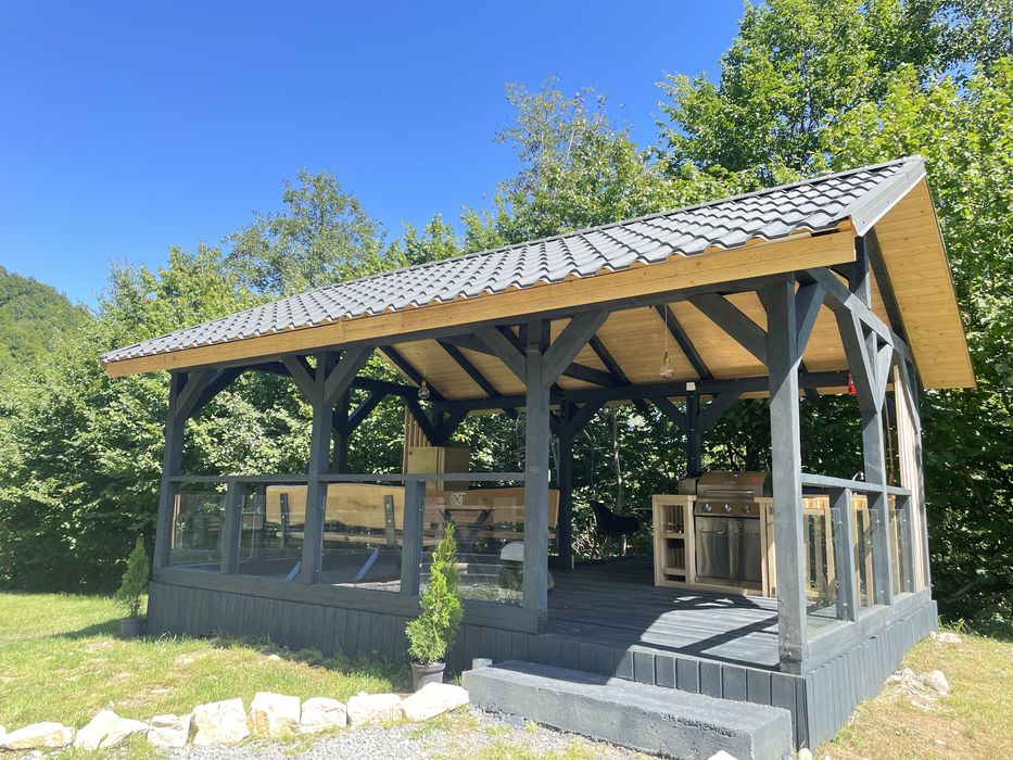 Cabana cu ciubar de Inchiriat
