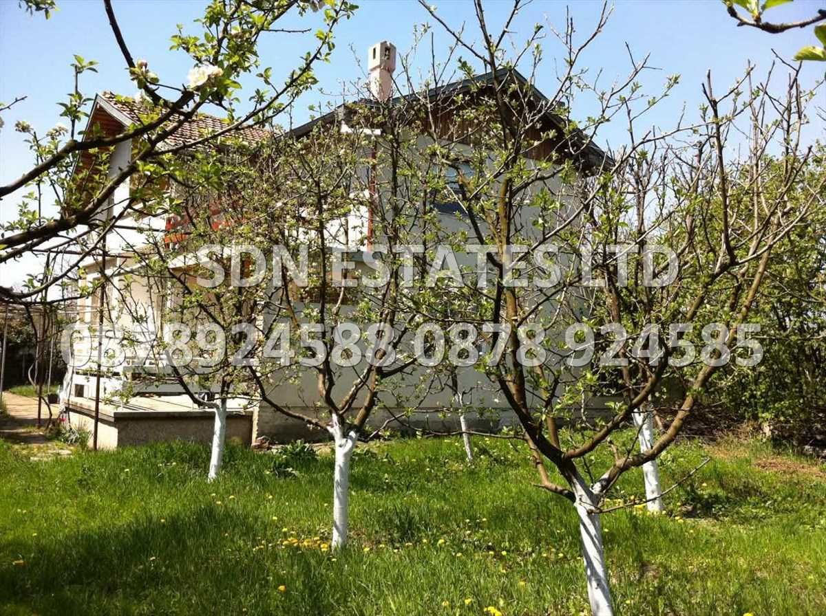 Продажба на прекрасна двуетажна вила в село Долно Сахране
