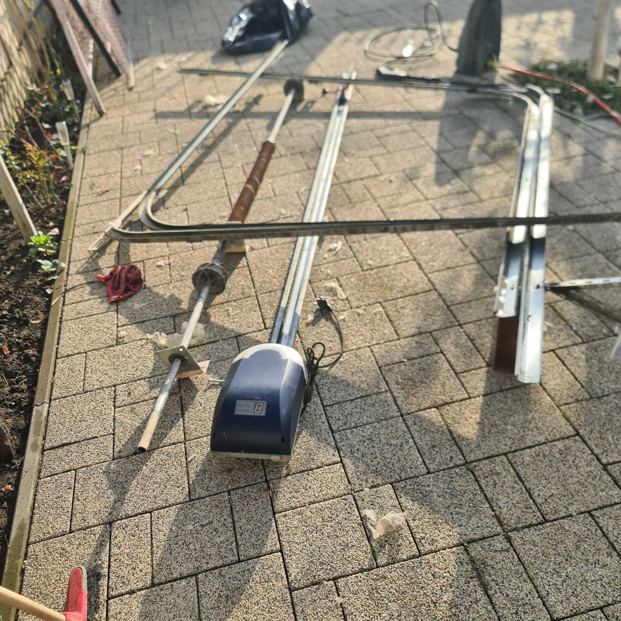 Usi garaj electrice 250 latime cu 220 inaltime