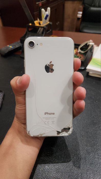 Iphone 8 sotiladi