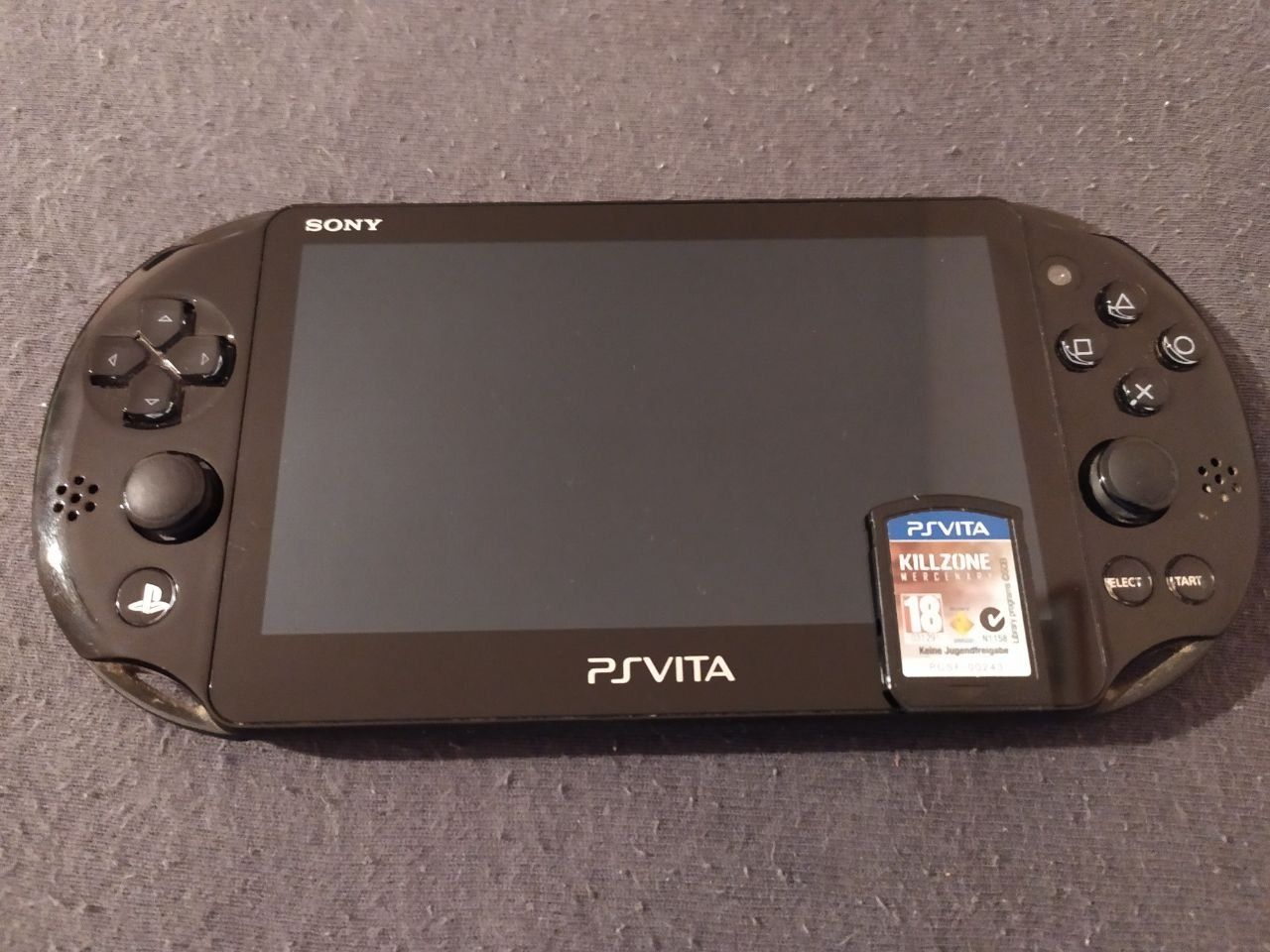 PS Vita + (игра,калъф,кутийка за 8 игри и поставка